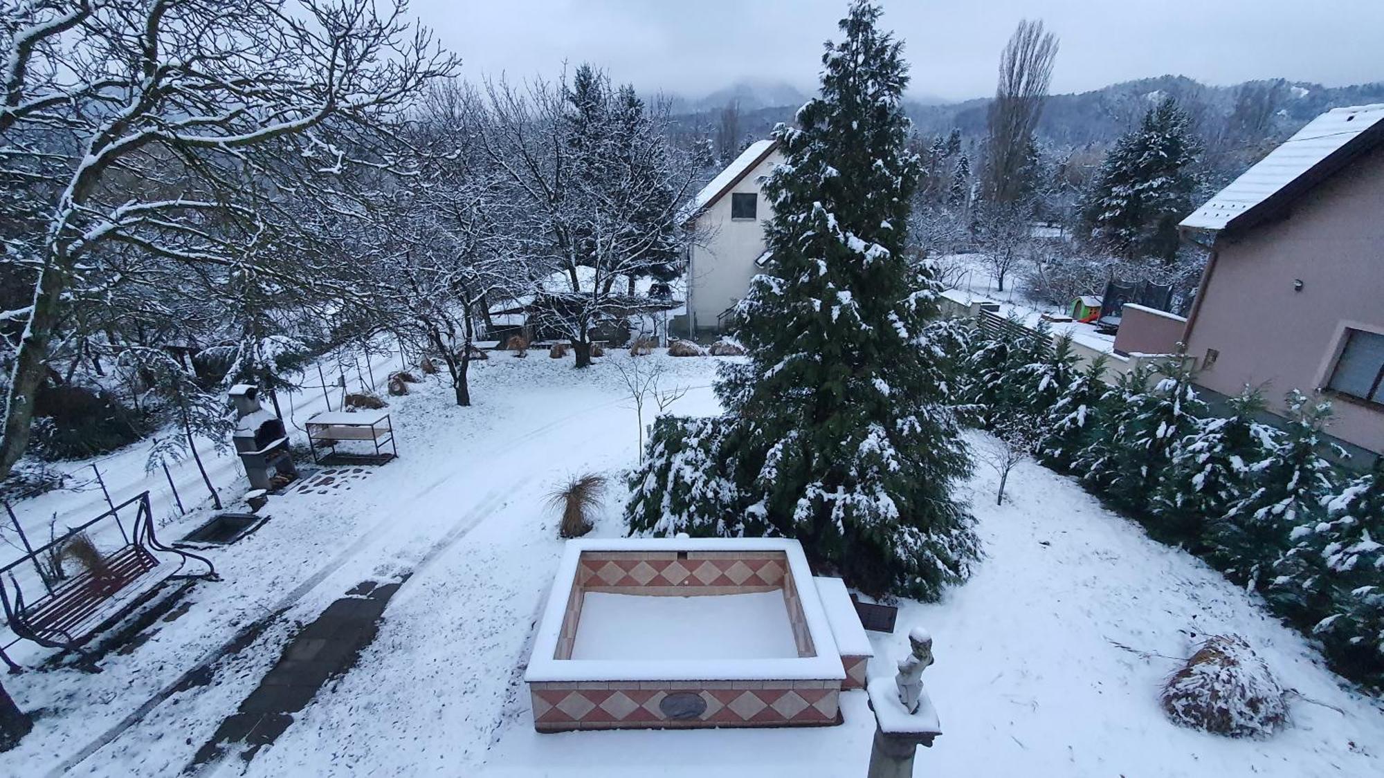 Pilis Hills View Deluxe House With Pool & Ac Near Bp Villa Pilisszentivan Exterior photo